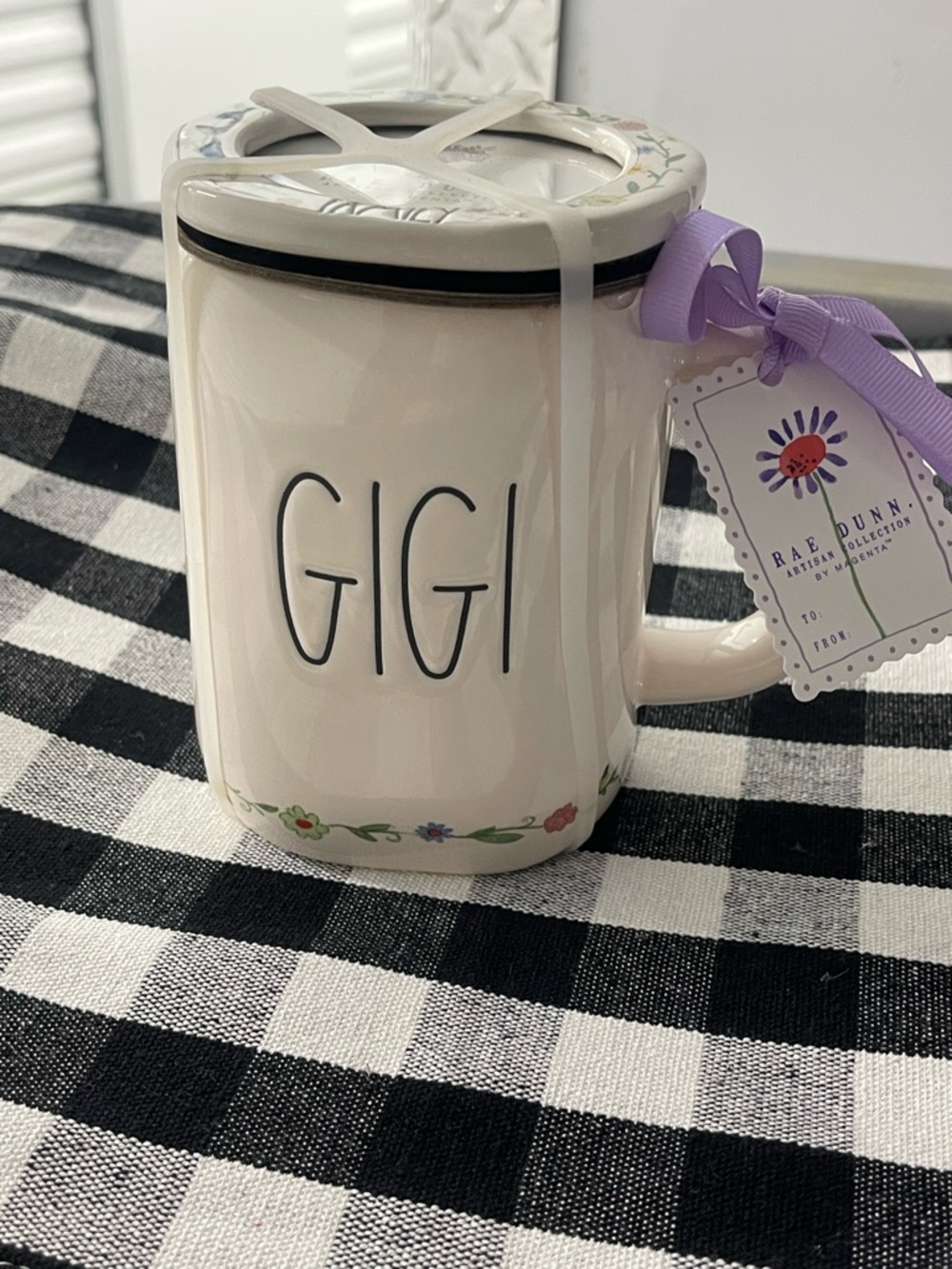 Rae Dunn floral GIGI mug with 3.75” FAMILY photo frame - 19.5oz Brand New!
